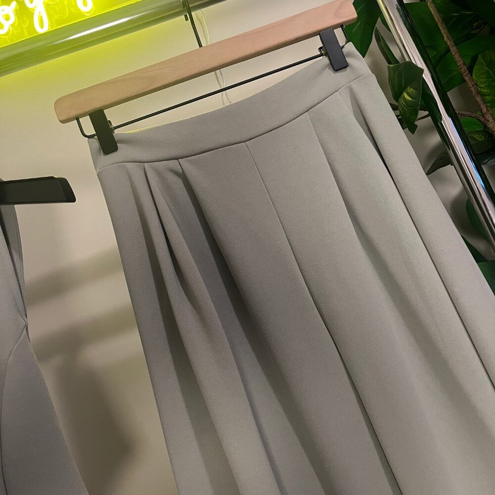 NEW Wide Leg Pant & Crop Top Set - Size Medium - Picture 5 of 11